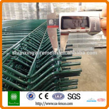 China Factory RAL6005 Green Plastic Coated Wire Fencing Welded Wire Mesh Fencing